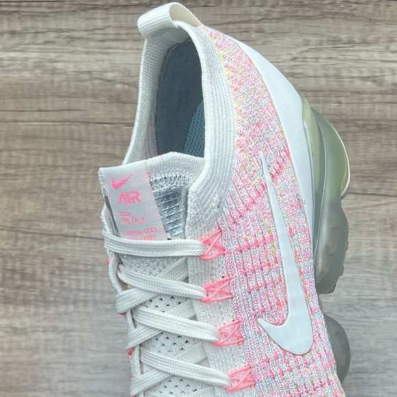 Nike Air VaporMax Flyknit 3 Running/Fashion Shoes - Picture 6 of 10